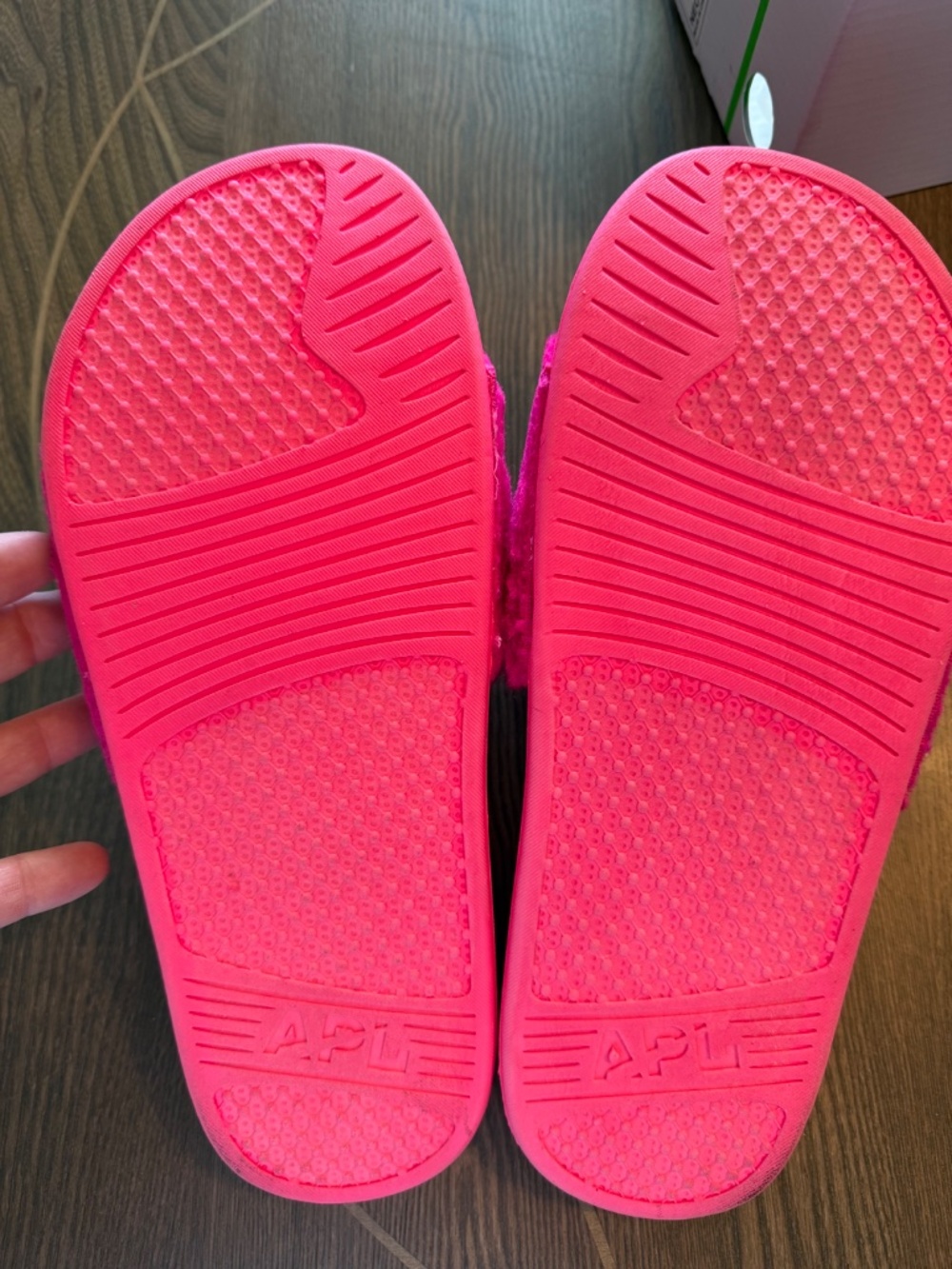 APL  Shearling Slide Neon Pink  10 - Picture 5 of 6
